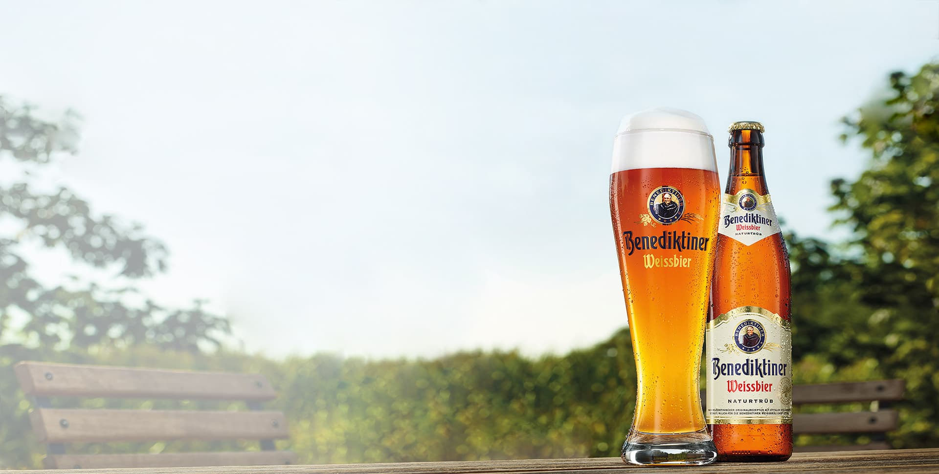 Các chai Benediktiner Weissbier dùng làm quà Tết