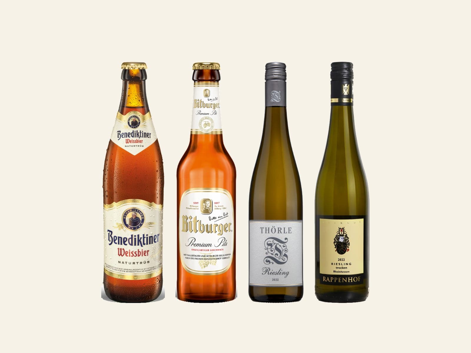 Chai Benediktiner Weissbier, Bitburger Premium Pils, Thörle Riesling và Rappenhof Riesling Trocken đứng cạnh nhau